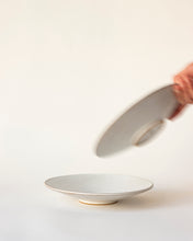 Load image into Gallery viewer, SOLAR - Assiette de présentation - 19 - Blanc