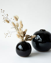 Charger l'image dans la galerie, UME - Vase - M - Noir