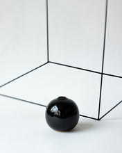 Charger l'image dans la galerie, UME - Vase - M - Noir