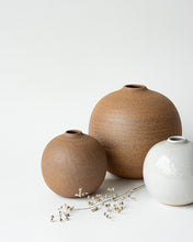 Load image into Gallery viewer, UME - Vase - M - Terre
