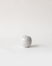 Load image into Gallery viewer, UME ROUND VASE - Perle
